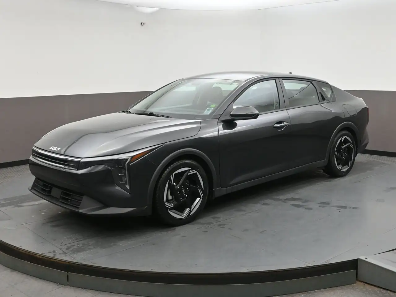 Kia K4 снимка Kia K4