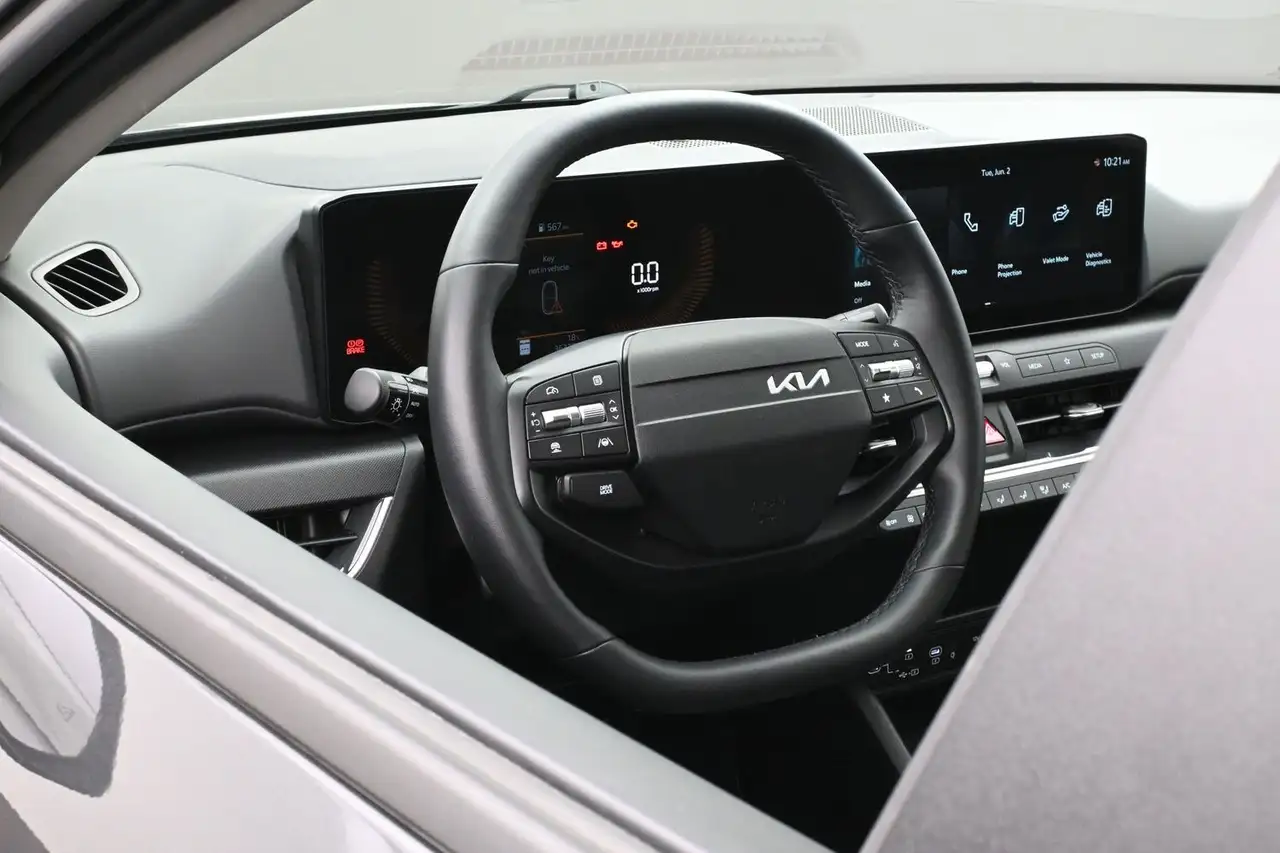 Kia K4 снимка Kia K4