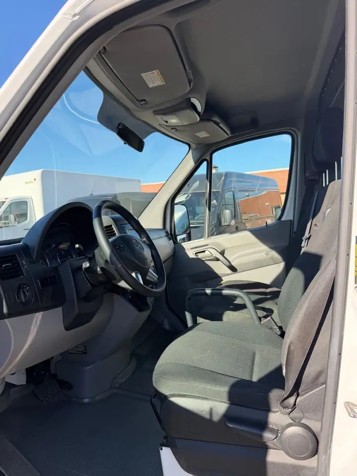 Mercedes-Benz Sprinter photo Mercedes-Benz Sprinter