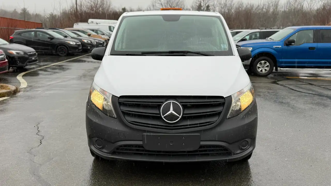 Mercedes-Benz Metris Cargo Van снимка Mercedes-Benz Metris Cargo Van