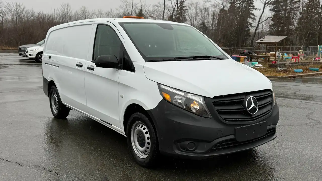 Mercedes-Benz Metris Cargo Van снимка Mercedes-Benz Metris Cargo Van