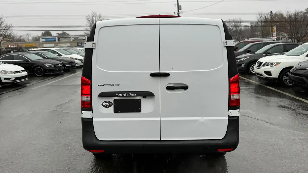 Mercedes-Benz Metris Cargo Van снимка Mercedes-Benz Metris Cargo Van
