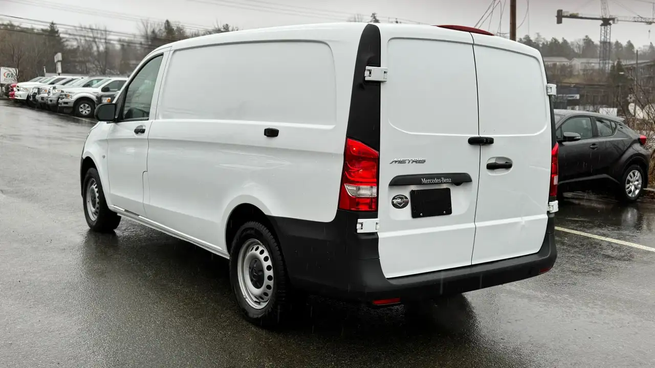 Mercedes-Benz Metris Cargo Van снимка Mercedes-Benz Metris Cargo Van
