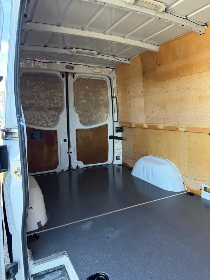 Mercedes-Benz Sprinter photo Mercedes-Benz Sprinter