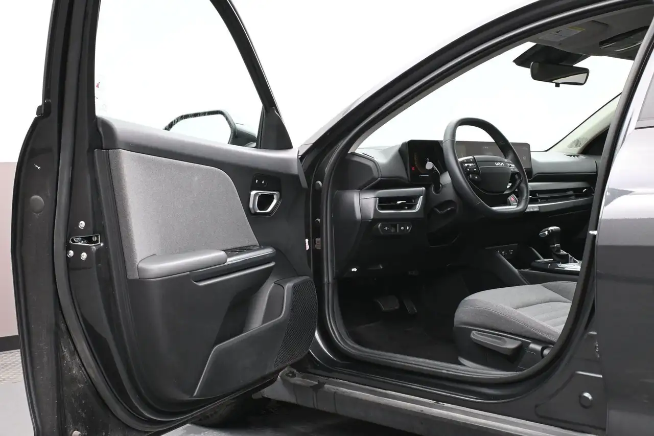 Kia K4 снимка Kia K4