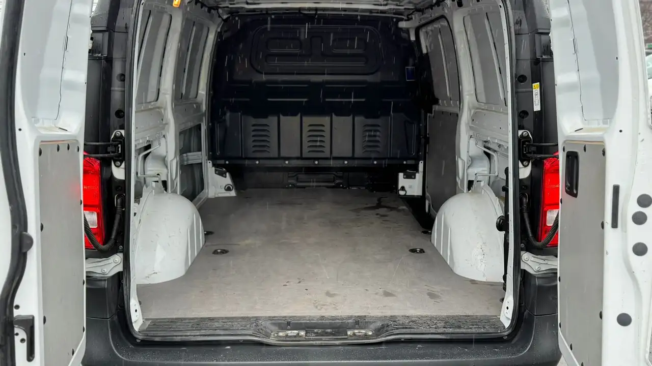 Mercedes-Benz Metris Cargo Van снимка Mercedes-Benz Metris Cargo Van