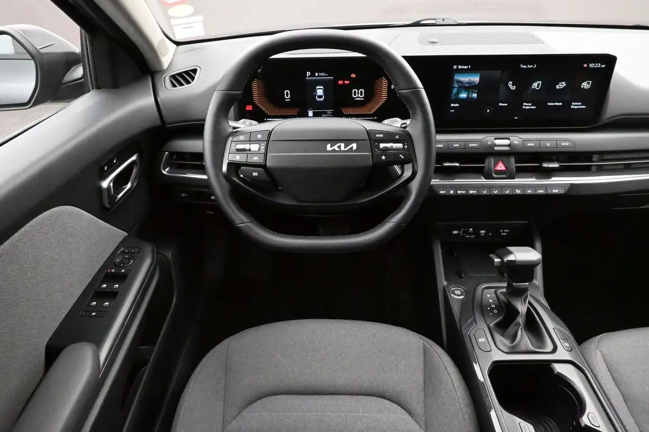 Kia K4 снимка Kia K4
