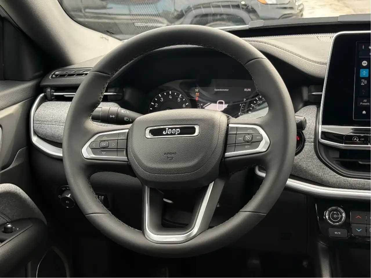Jeep Compass photo Jeep Compass