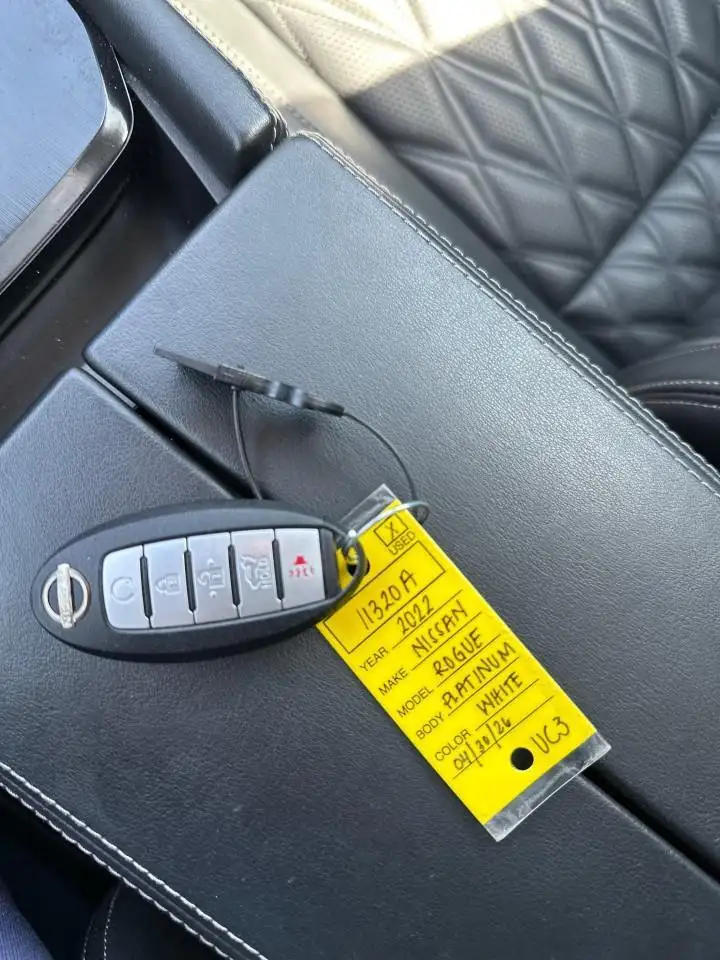 Nissan Rogue снимка Nissan Rogue