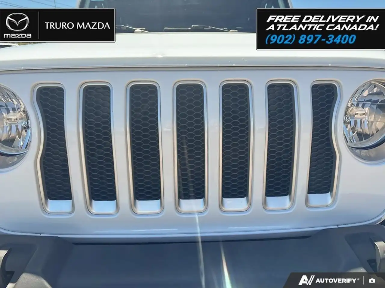 Jeep Wrangler снимка Jeep Wrangler