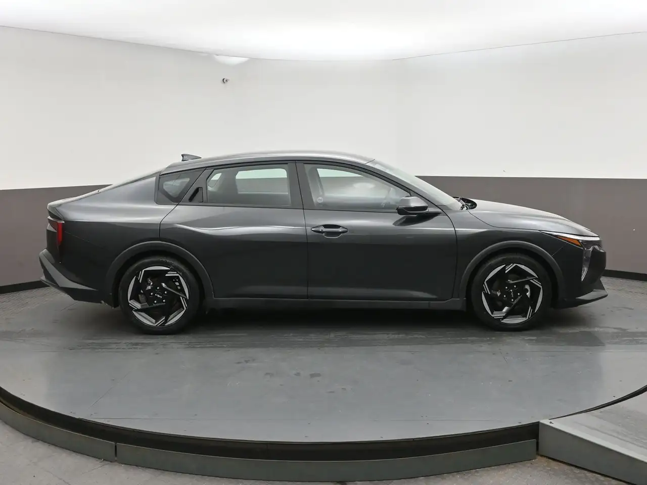 Kia K4 снимка Kia K4