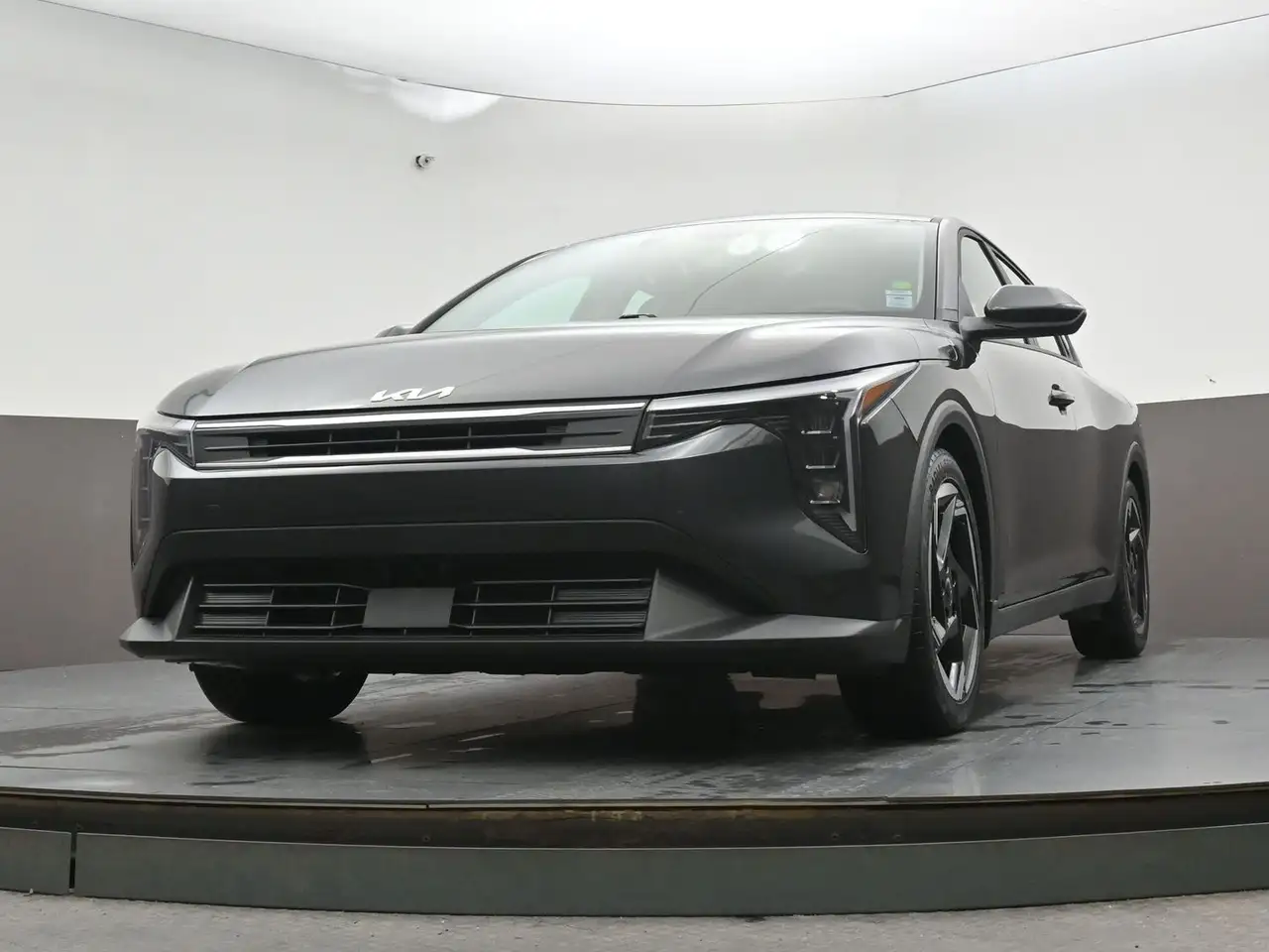 Kia K4 снимка Kia K4
