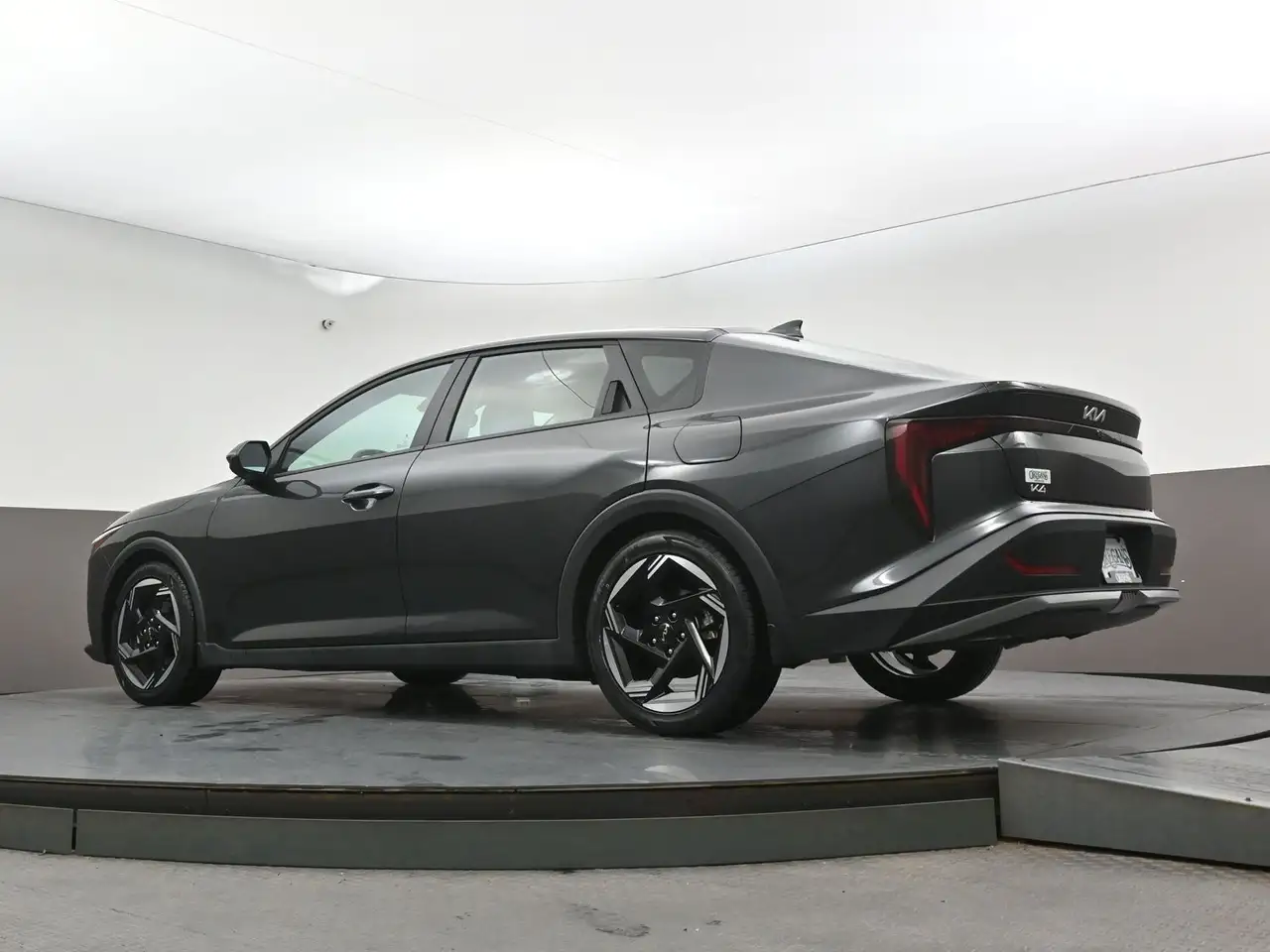 Kia K4 снимка Kia K4