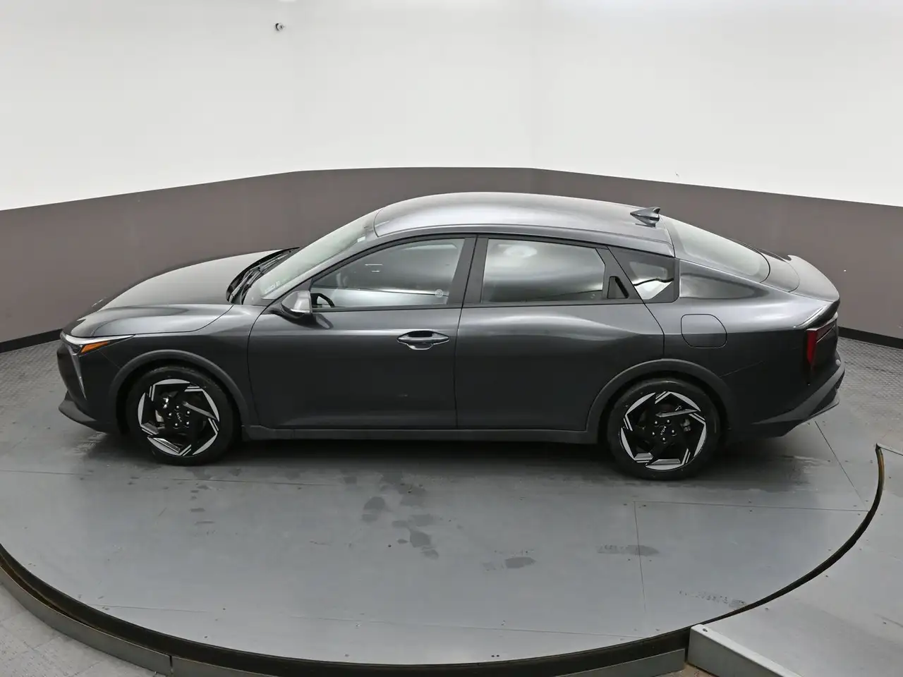 Kia K4 снимка Kia K4