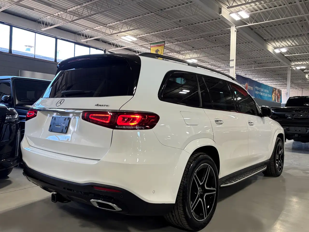 Mercedes-Benz GLS снимка Mercedes-Benz GLS