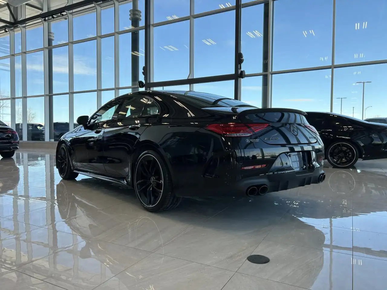 Mercedes-Benz CLS снимка Mercedes-Benz CLS