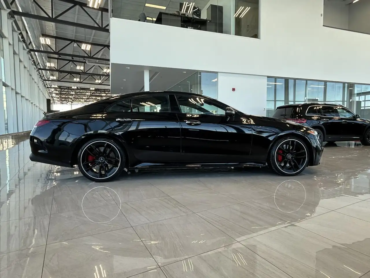 Mercedes-Benz CLS снимка Mercedes-Benz CLS