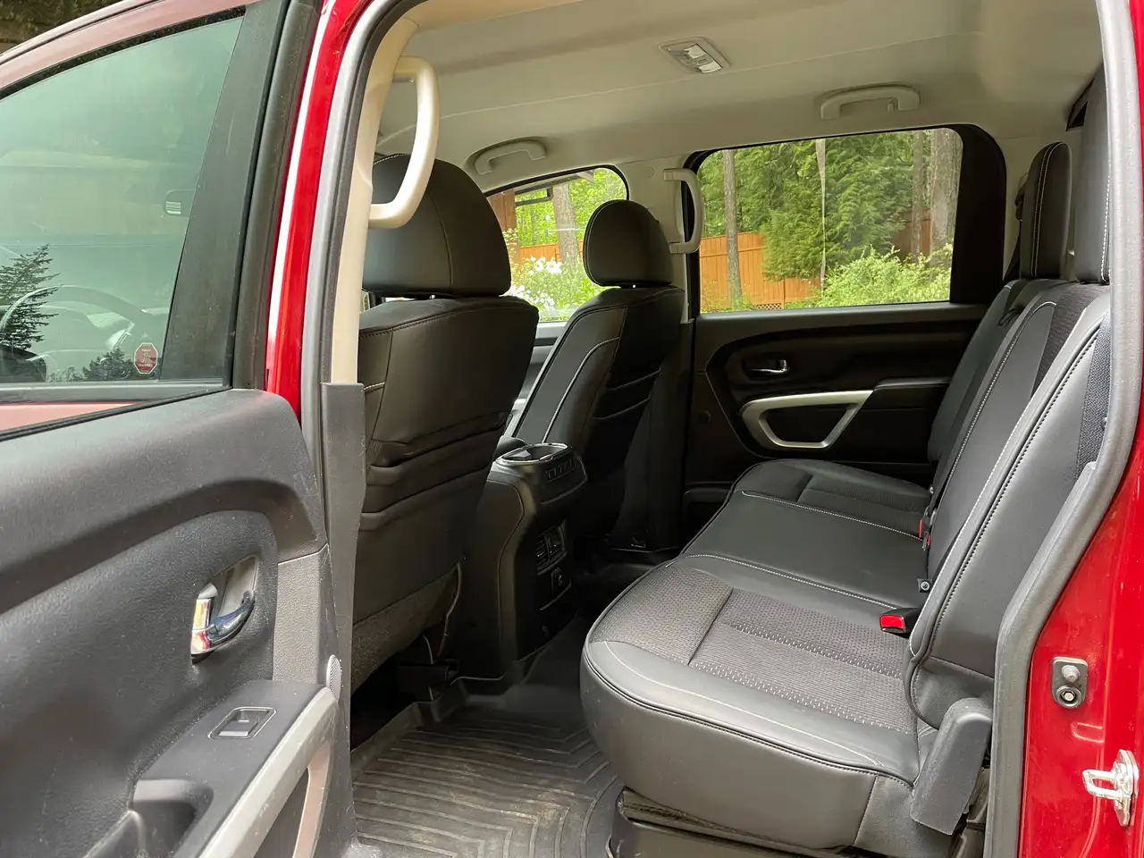 Nissan Titan снимка Nissan Titan