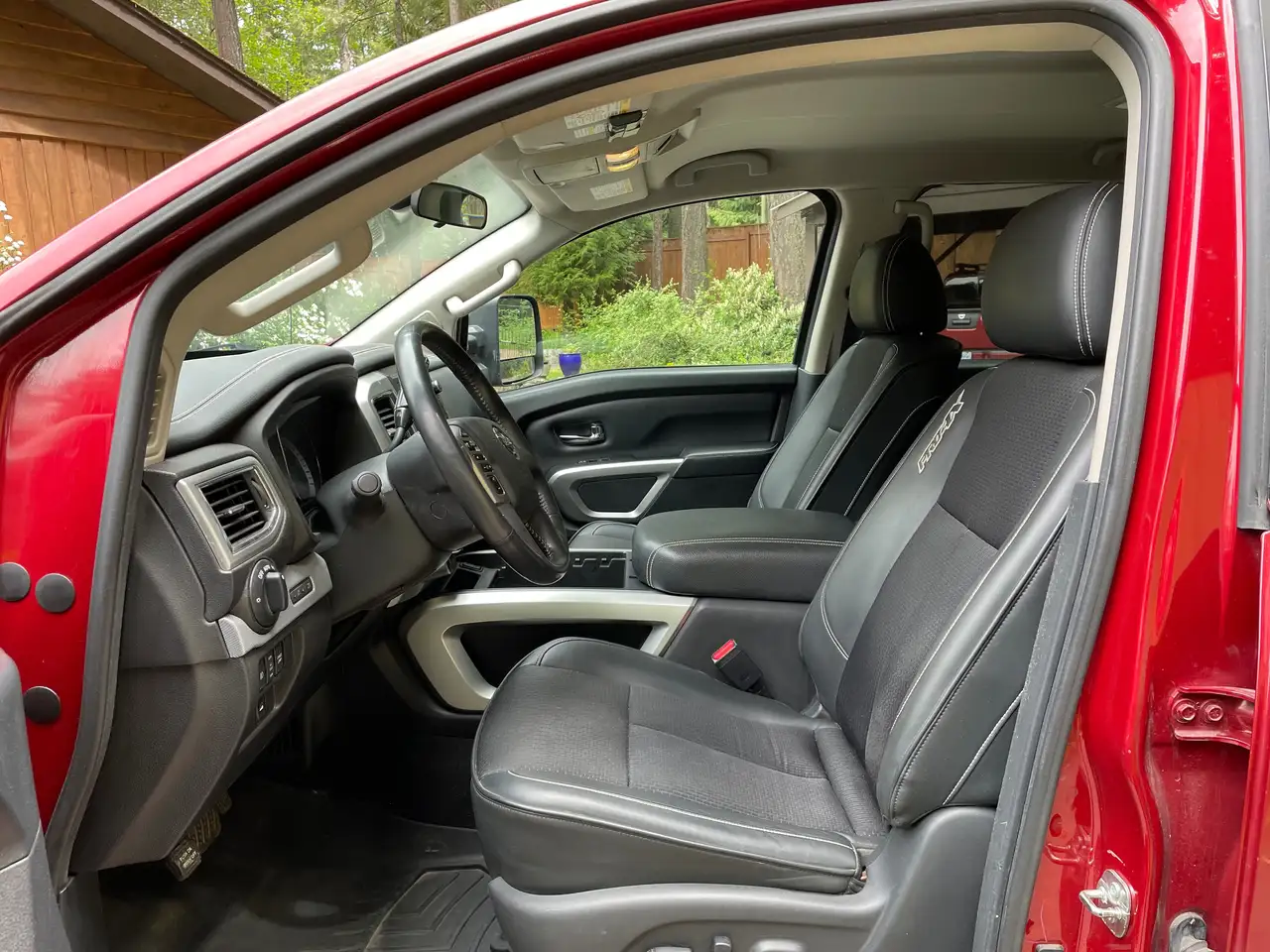 Nissan Titan снимка Nissan Titan