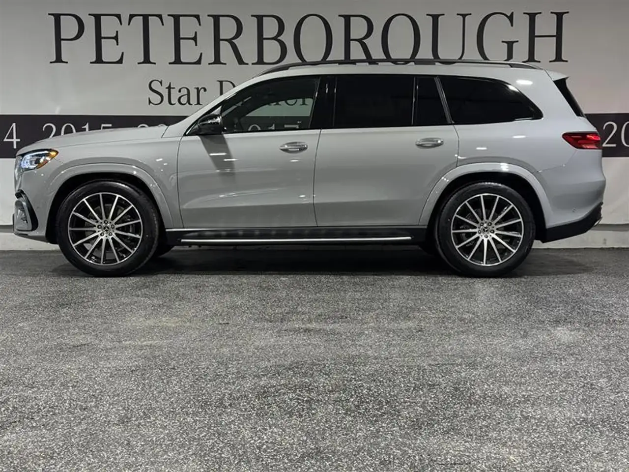 Mercedes-Benz GLS снимка Mercedes-Benz GLS
