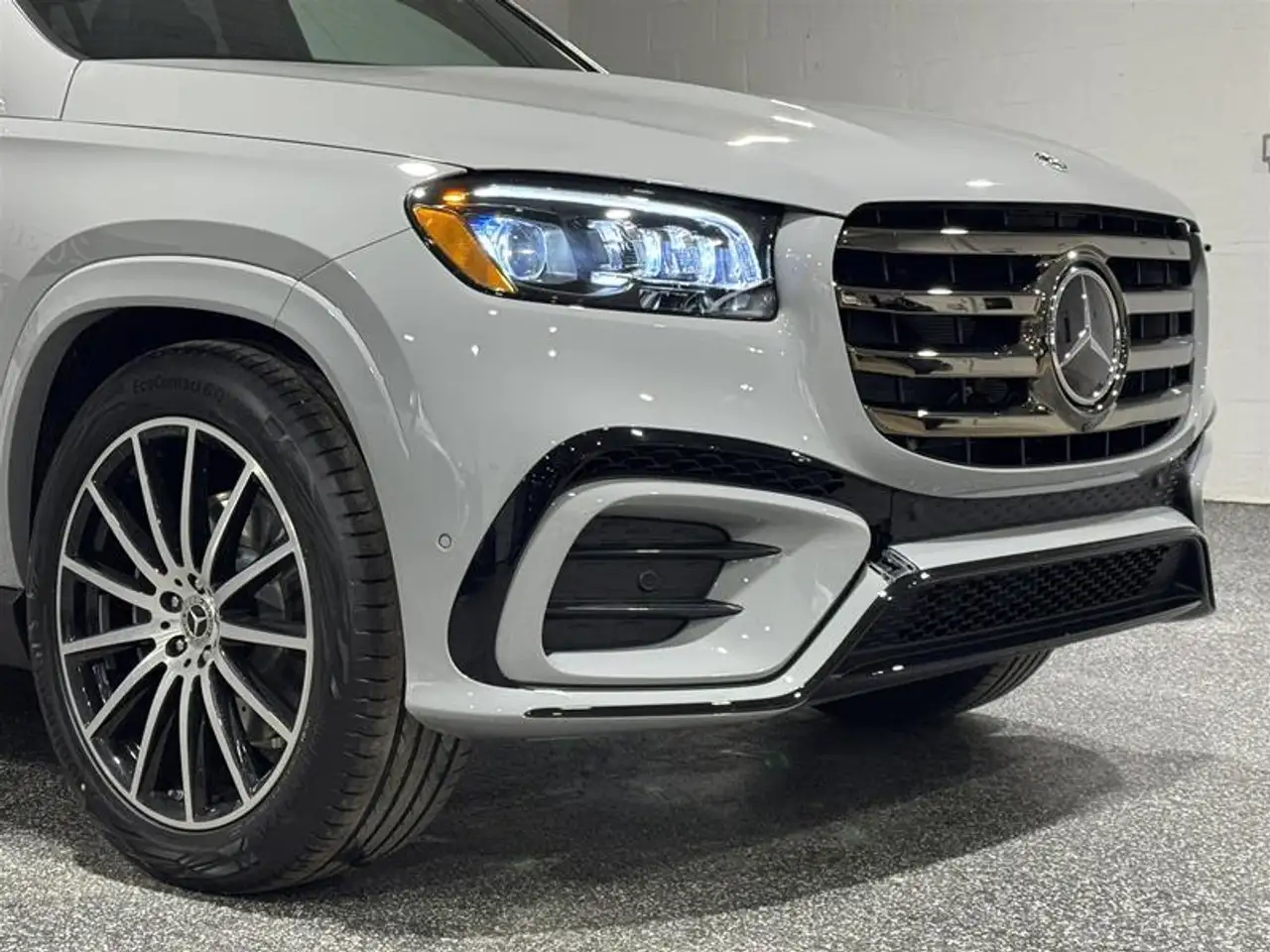 Mercedes-Benz GLS снимка Mercedes-Benz GLS