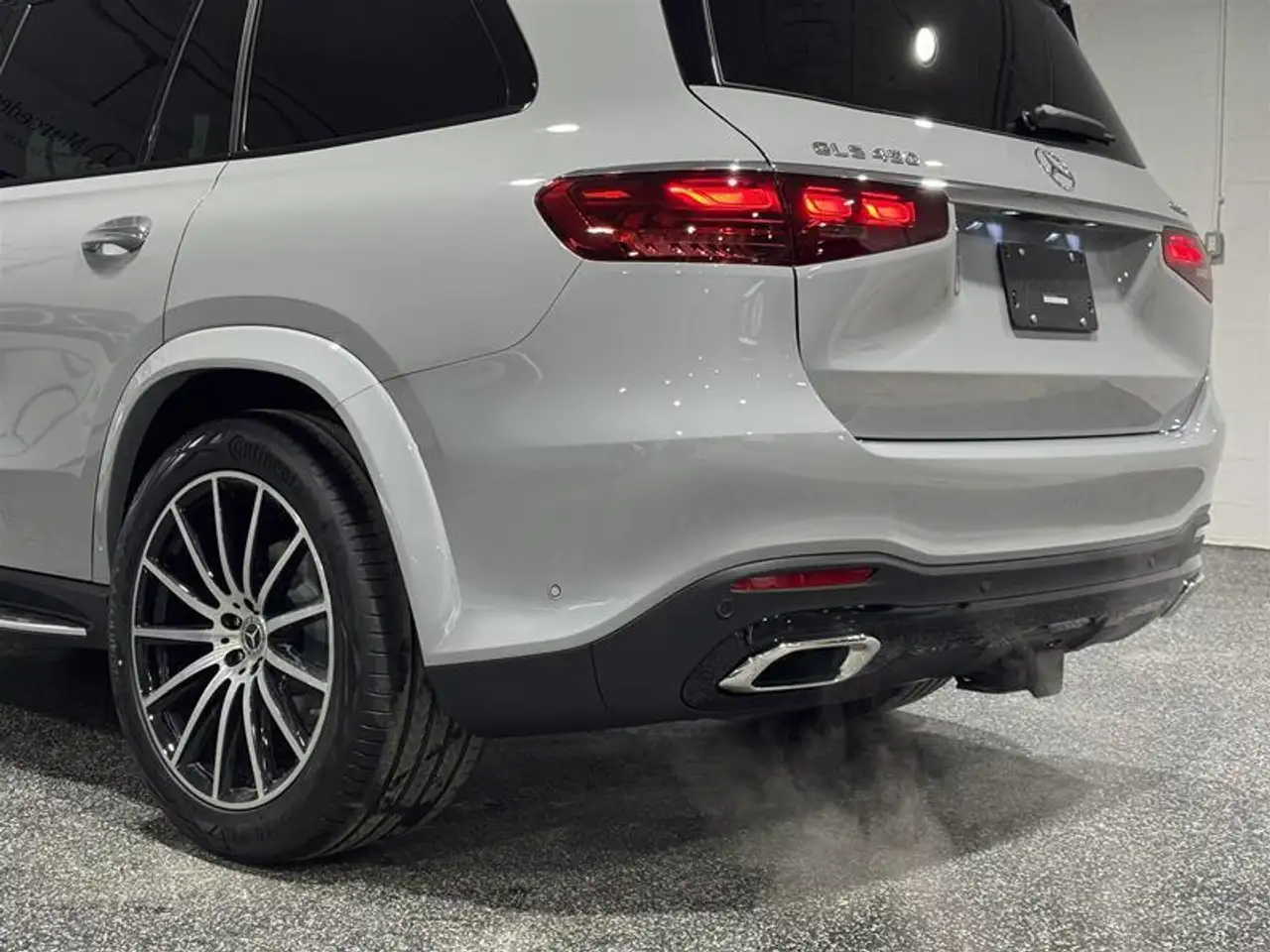 Mercedes-Benz GLS снимка Mercedes-Benz GLS