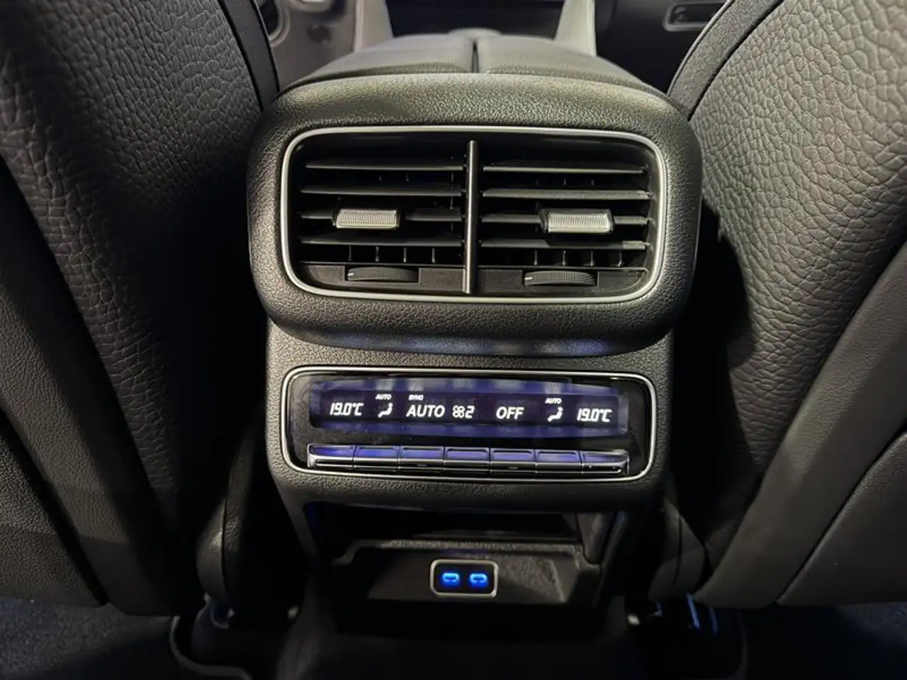 Mercedes-Benz GLS снимка Mercedes-Benz GLS