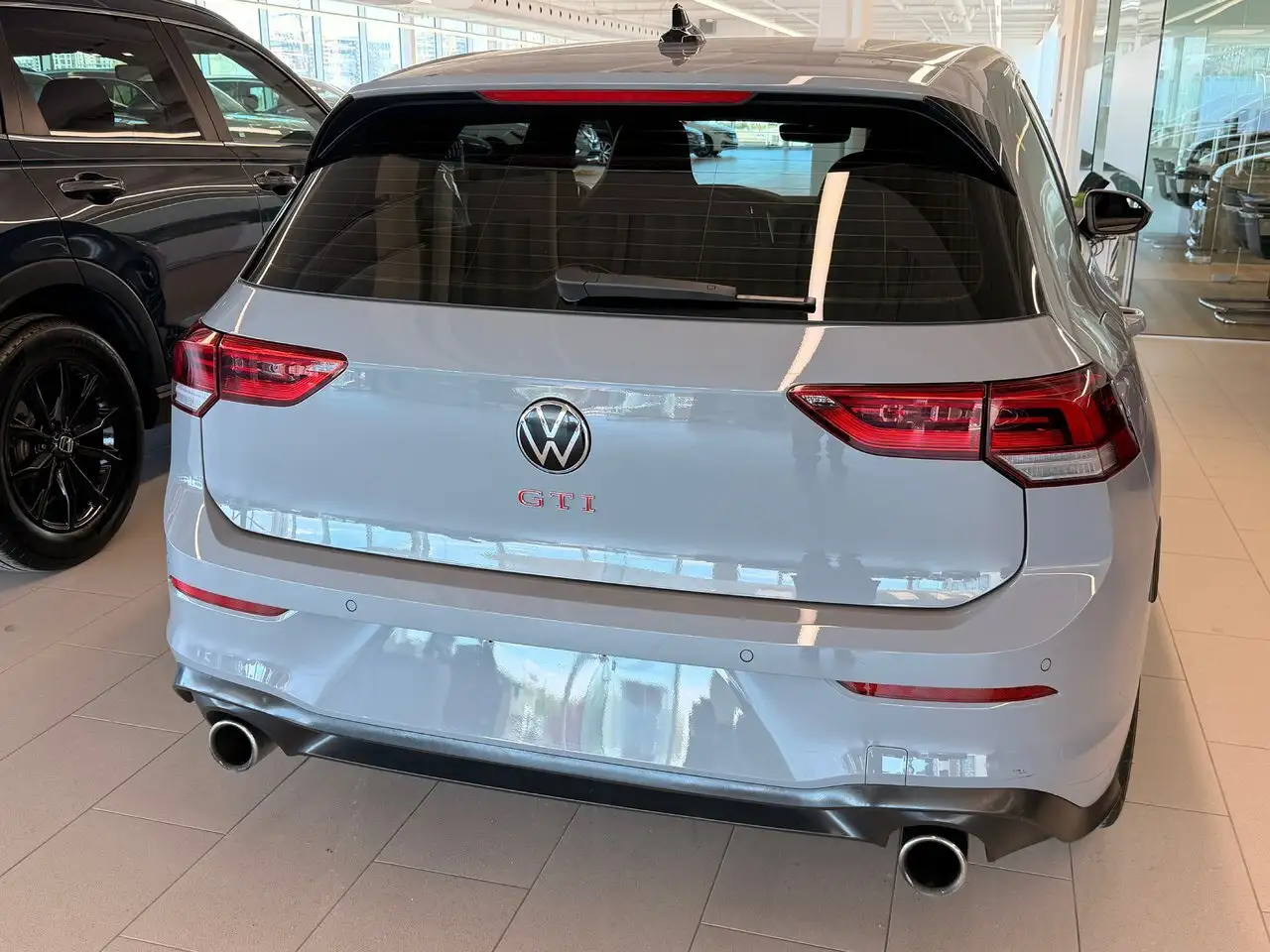 Volkswagen Golf GTI снимка Volkswagen Golf GTI