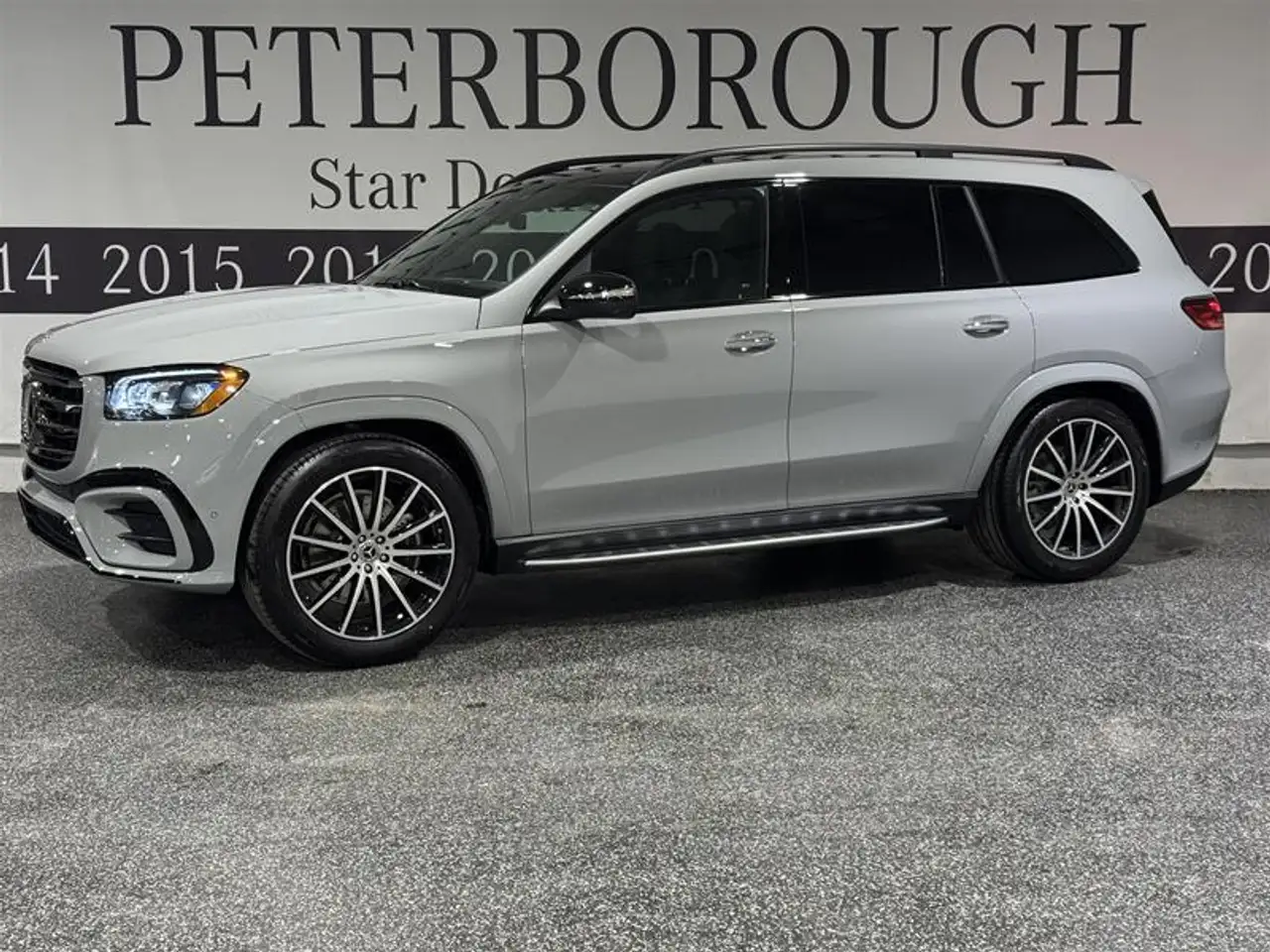 Mercedes-Benz GLS снимка Mercedes-Benz GLS