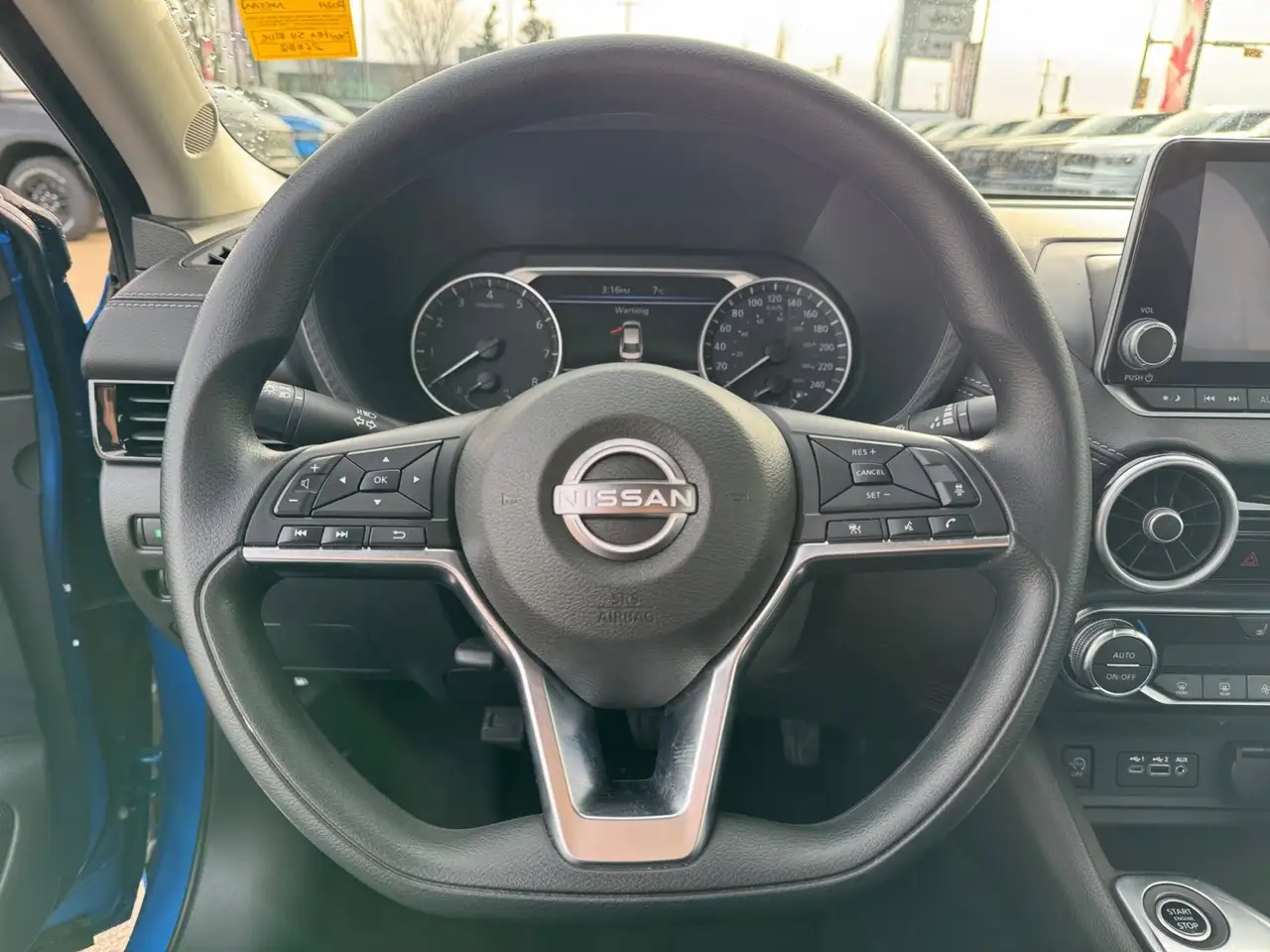 Nissan Sentra снимка Nissan Sentra