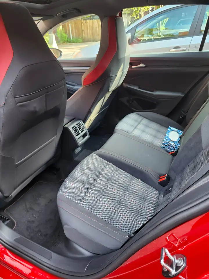Volkswagen Golf GTI photo Volkswagen Golf GTI