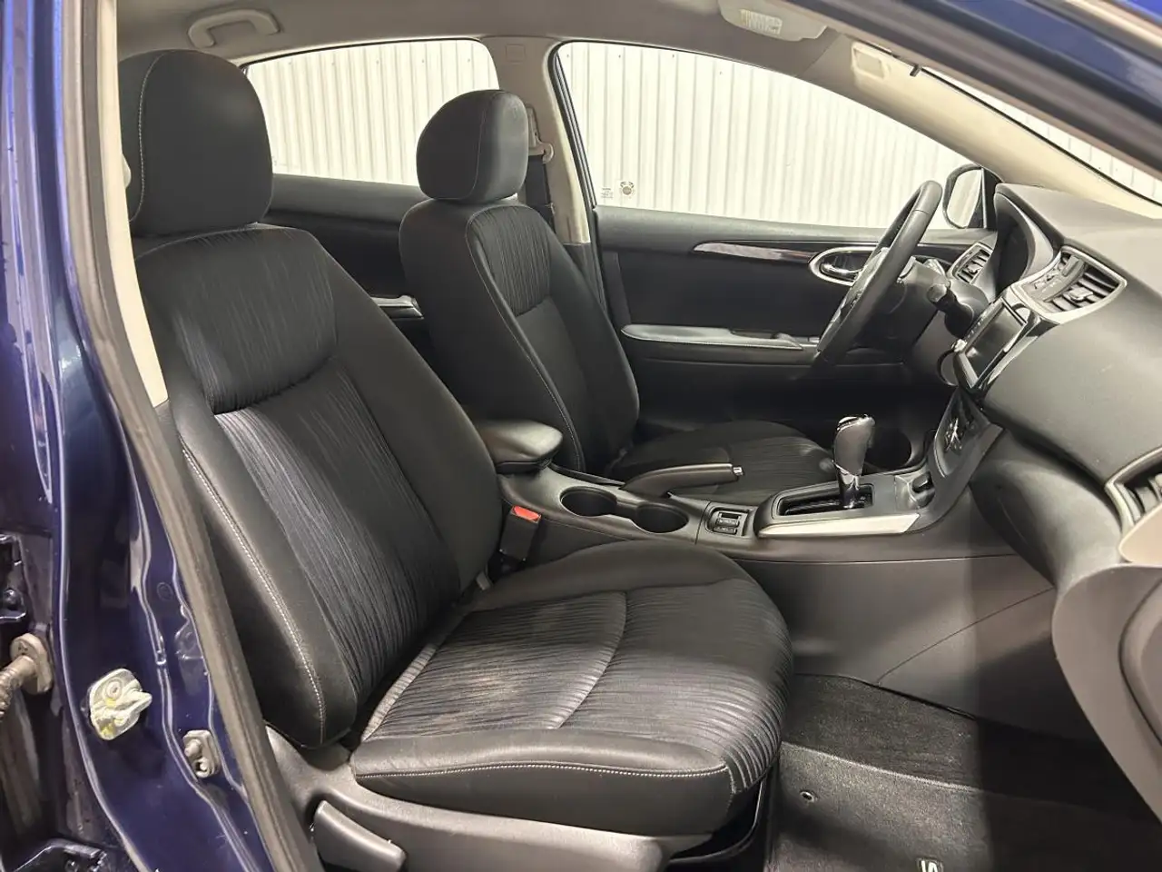 Nissan Sentra photo Nissan Sentra