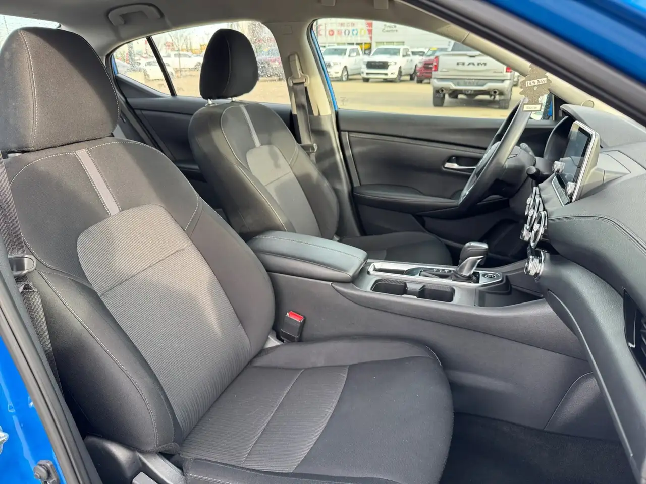 Nissan Sentra снимка Nissan Sentra