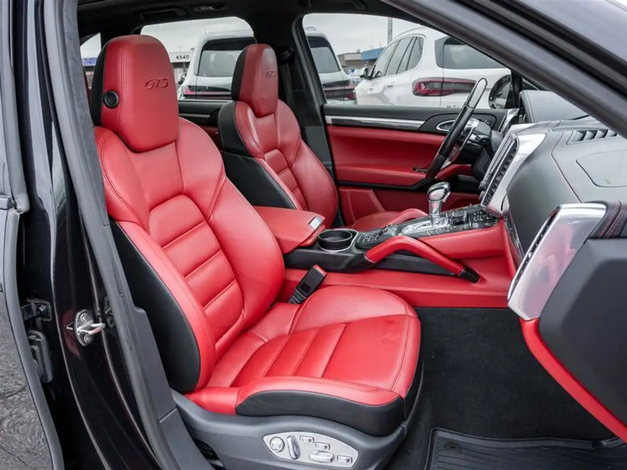 Porsche Cayenne снимка Porsche Cayenne