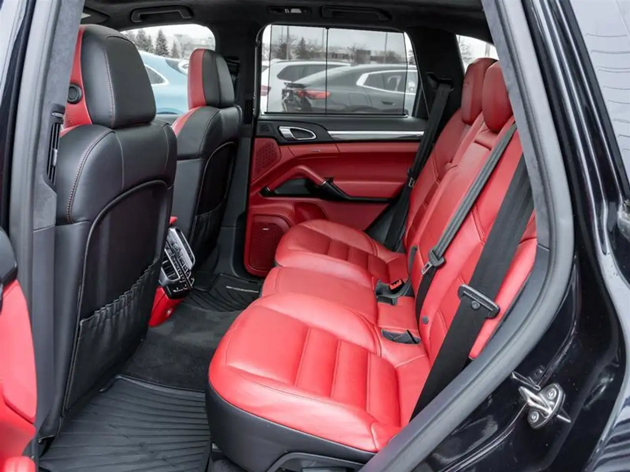 Porsche Cayenne снимка Porsche Cayenne