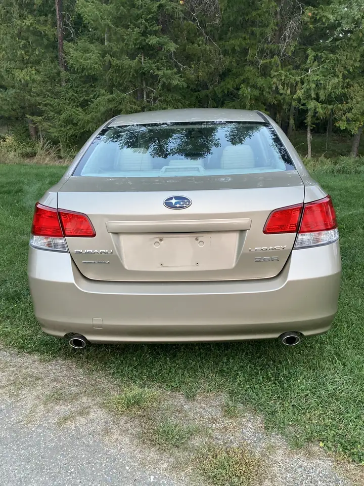 Subaru Legacy снимка Subaru Legacy