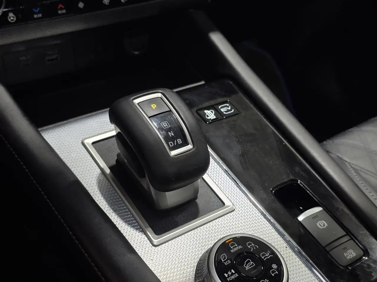 Mitsubishi Outlander снимка Mitsubishi Outlander
