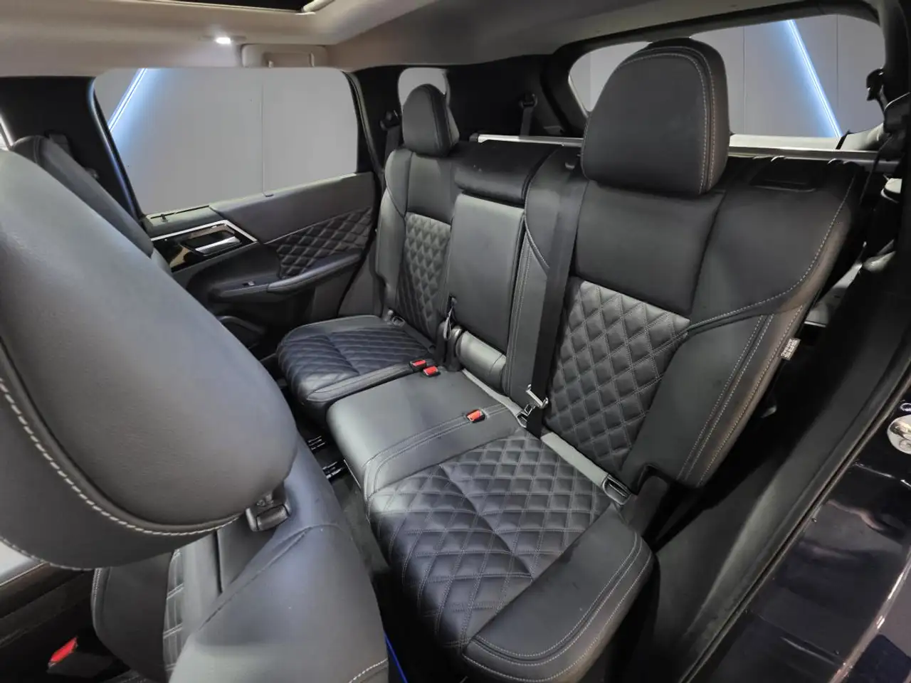 Mitsubishi Outlander снимка Mitsubishi Outlander