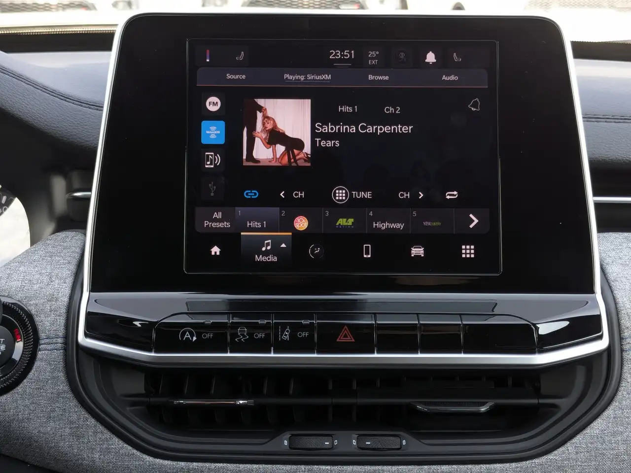 Jeep Compass photo Jeep Compass