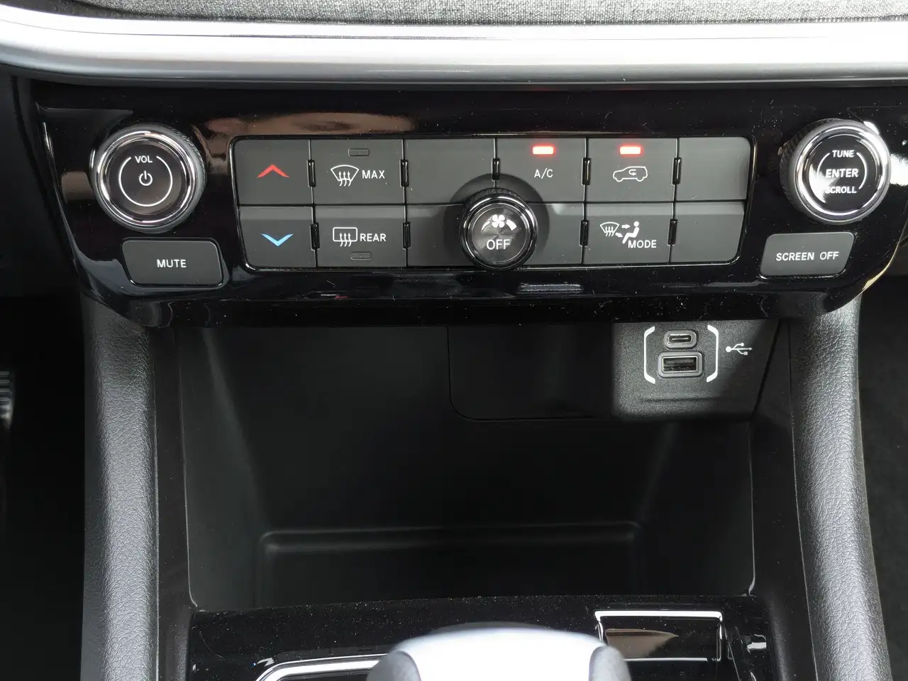 Jeep Compass photo Jeep Compass