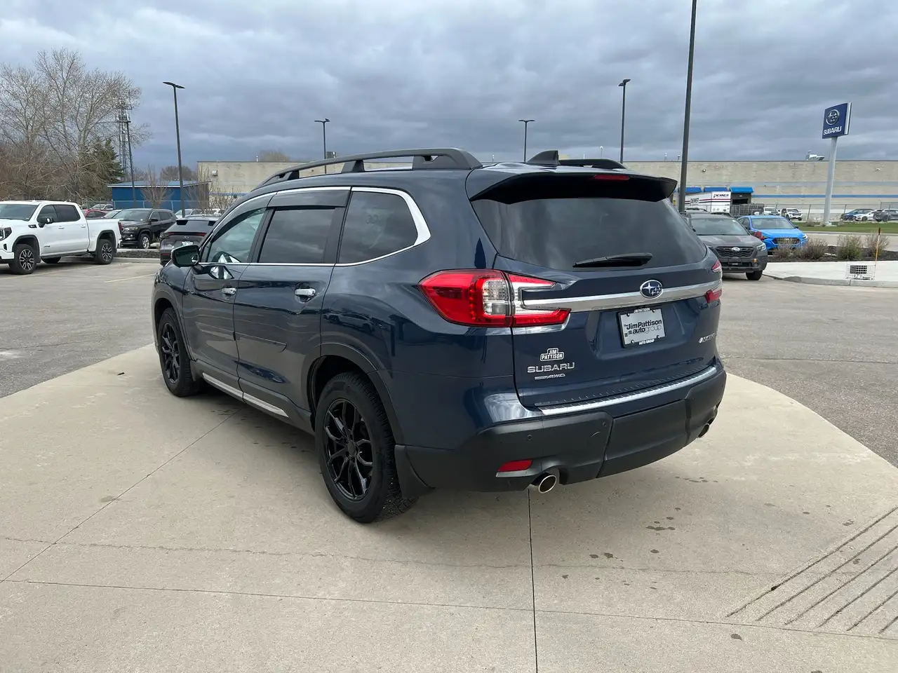 Subaru Ascent photo Subaru Ascent