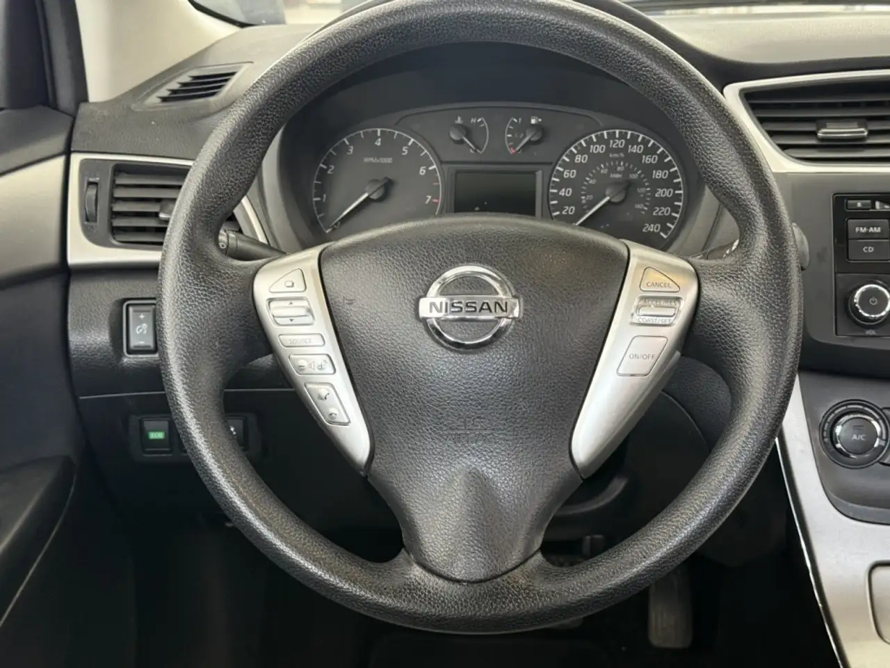 Nissan Sentra photo Nissan Sentra