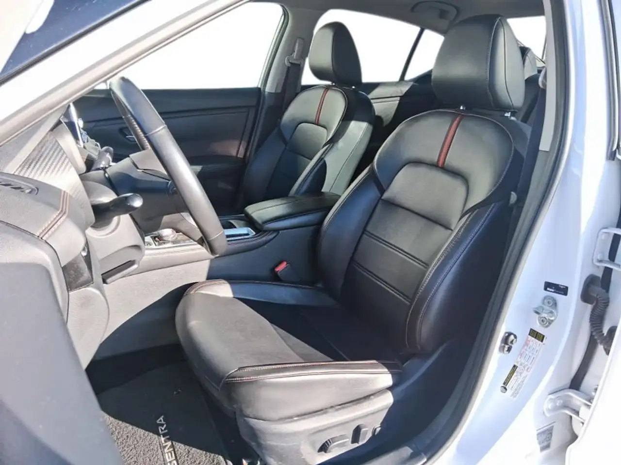 Nissan Sentra снимка Nissan Sentra