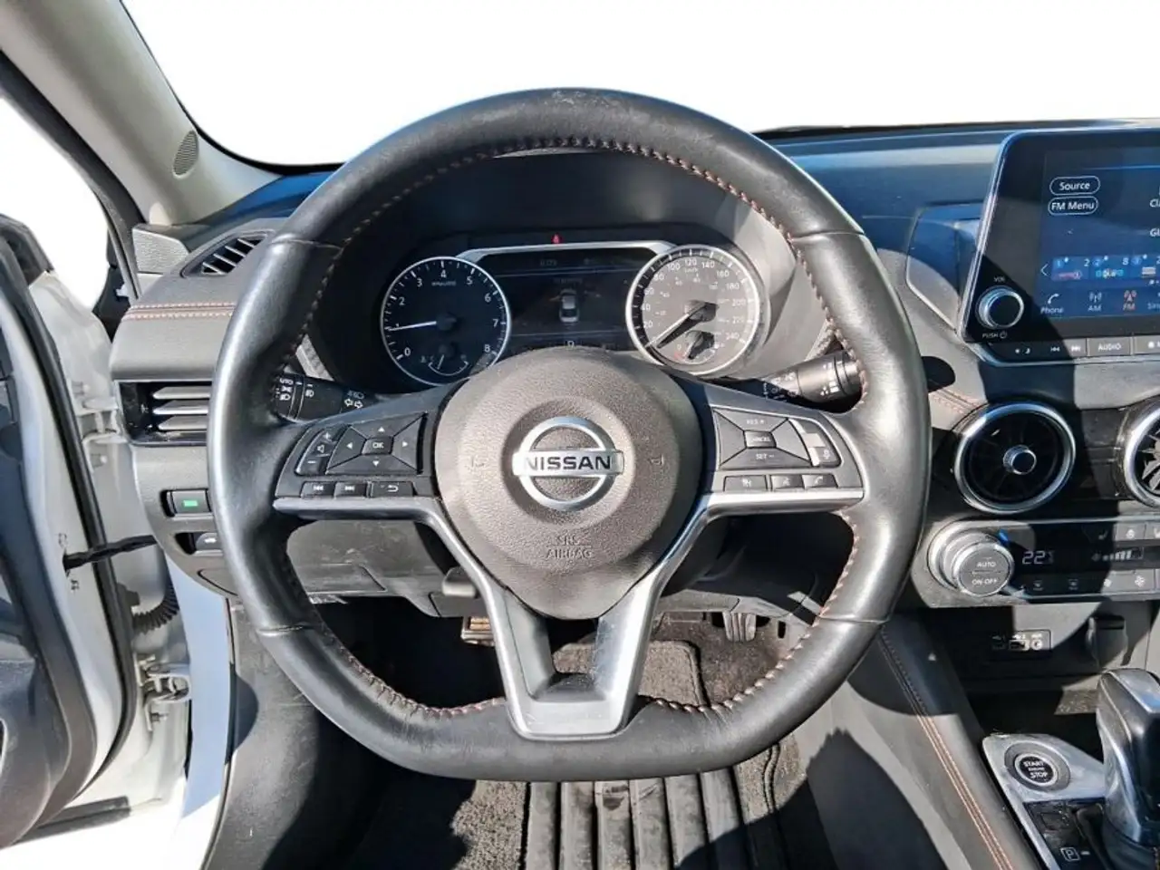 Nissan Sentra снимка Nissan Sentra