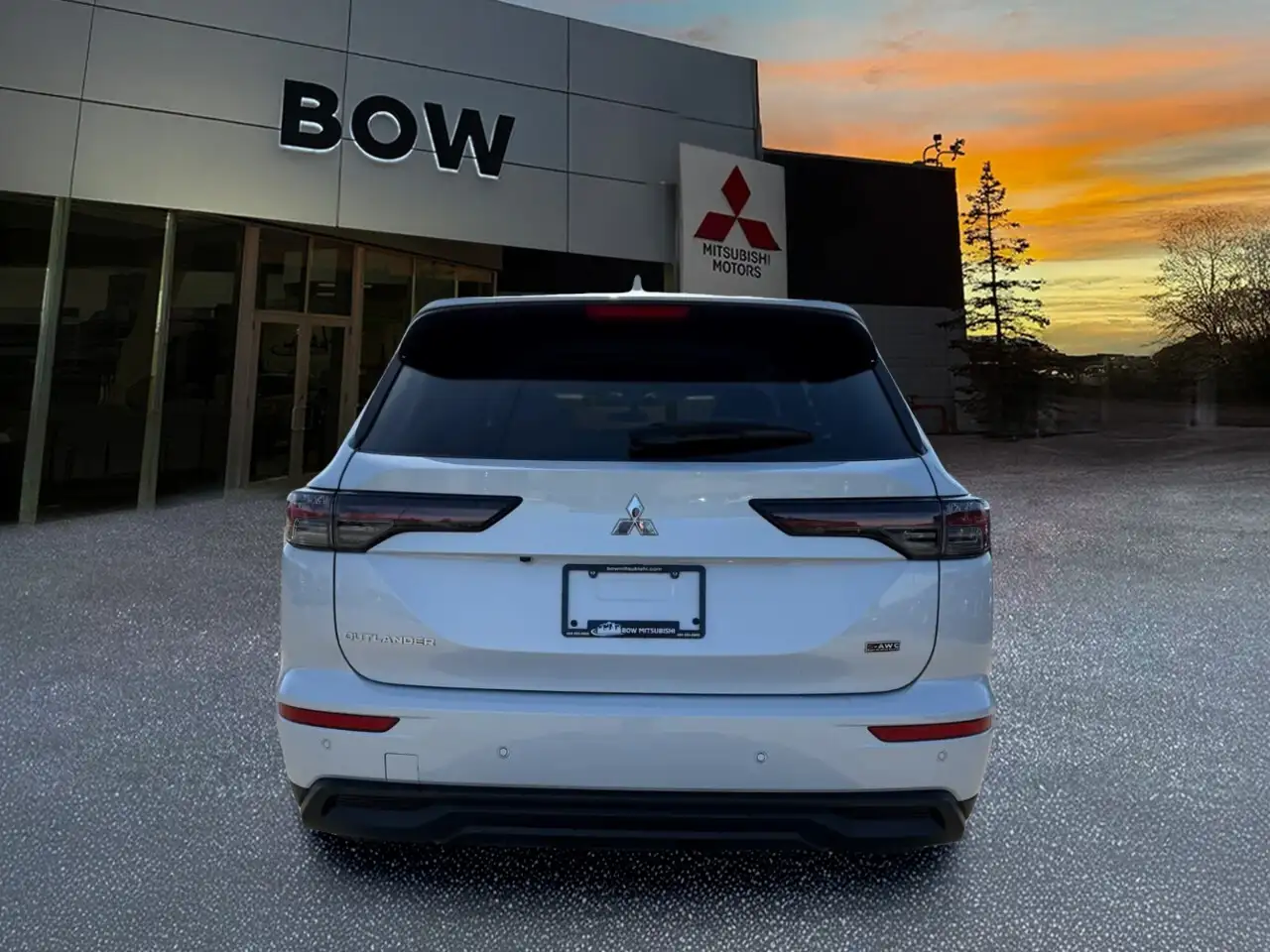Mitsubishi Outlander снимка Mitsubishi Outlander