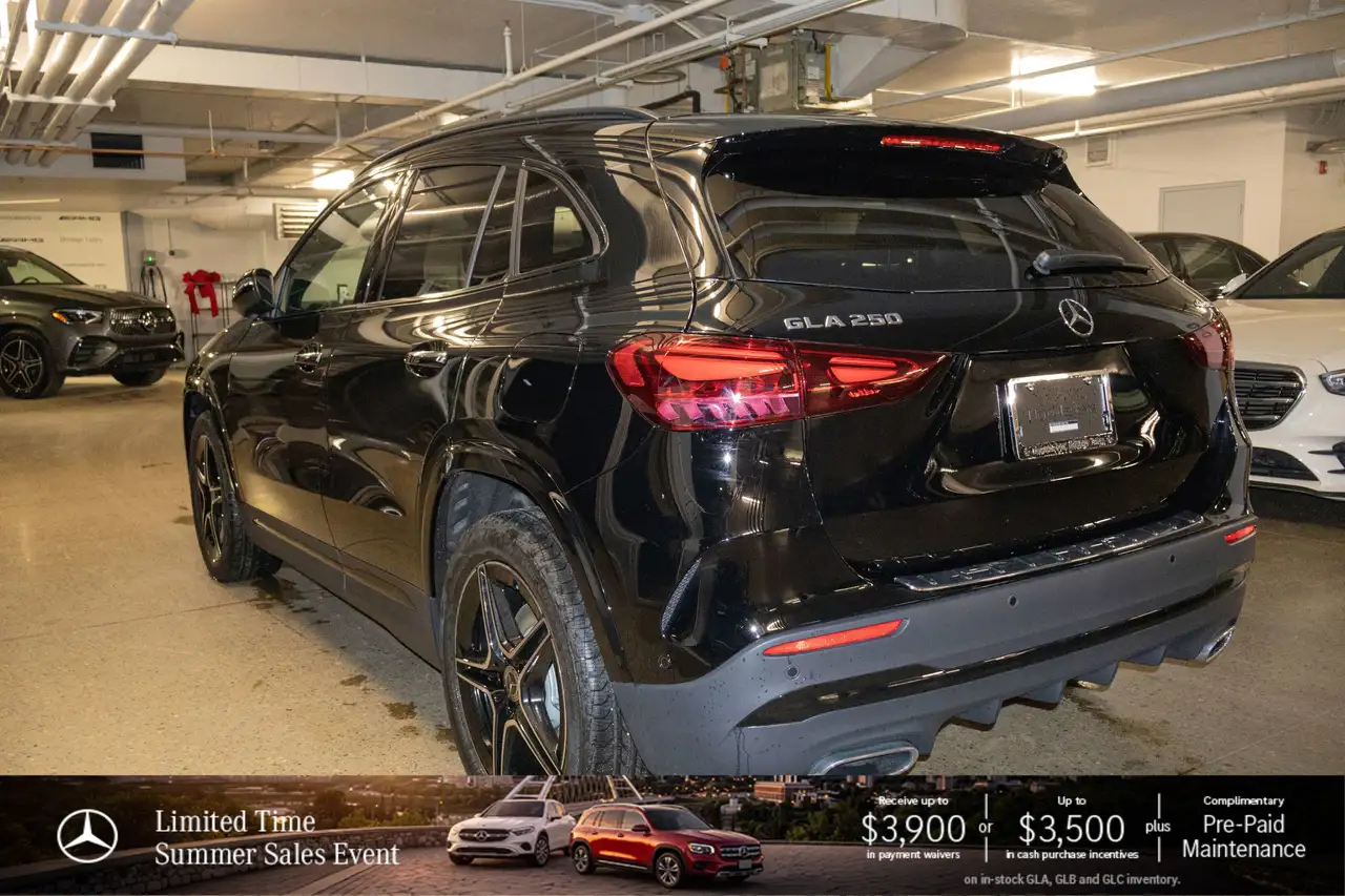 Mercedes-Benz GLA снимка Mercedes-Benz GLA