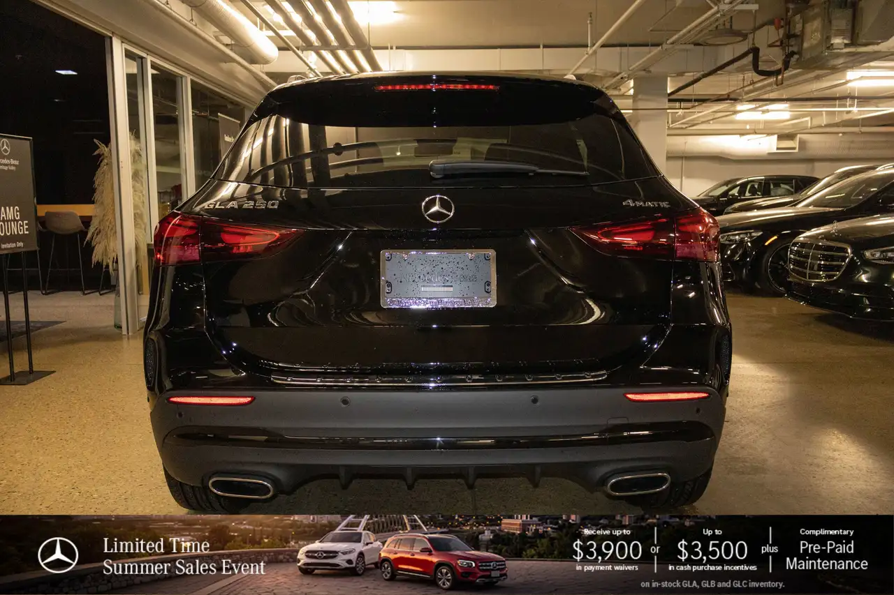 Mercedes-Benz GLA снимка Mercedes-Benz GLA
