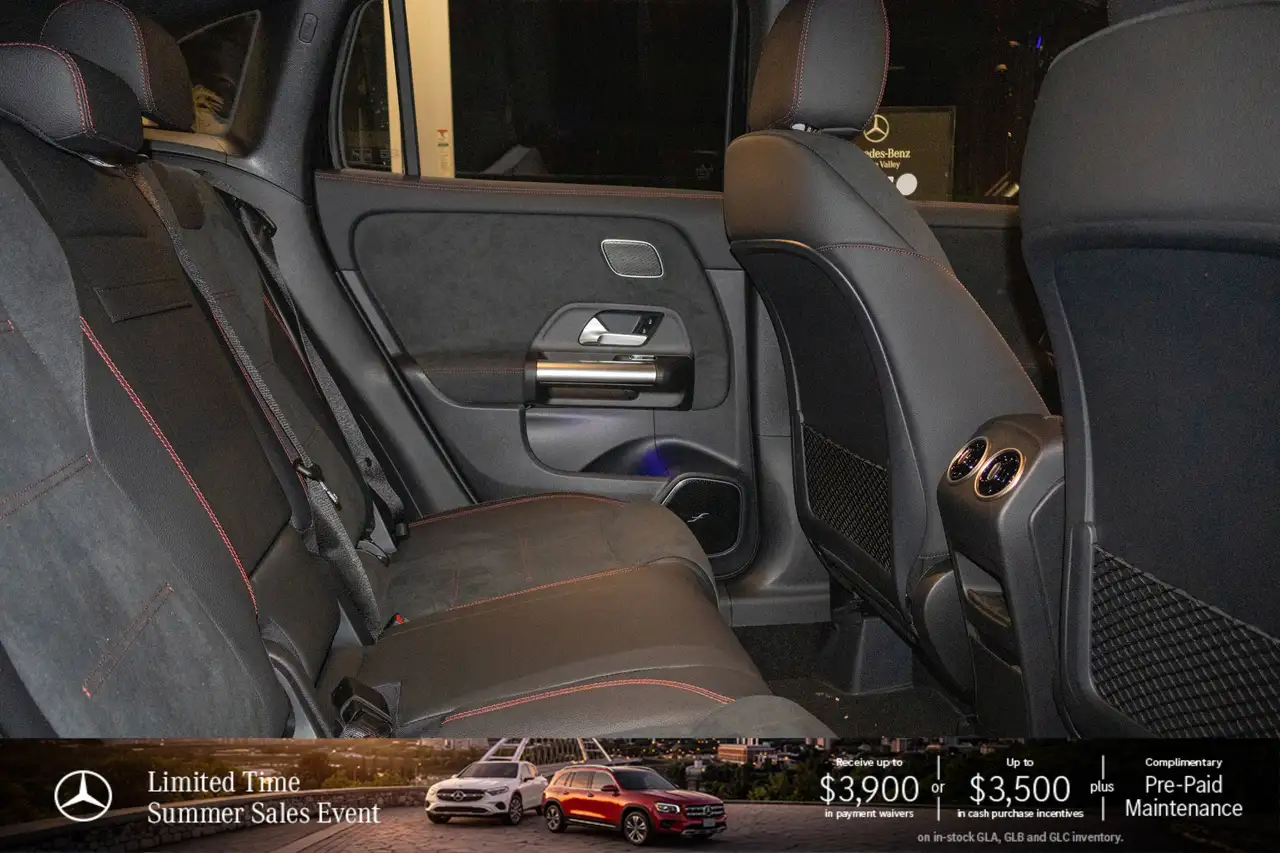 Mercedes-Benz GLA снимка Mercedes-Benz GLA