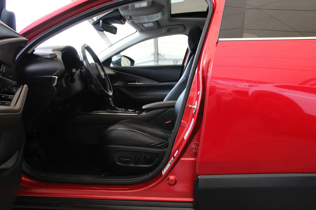 Mazda CX-30 photo Mazda CX-30
