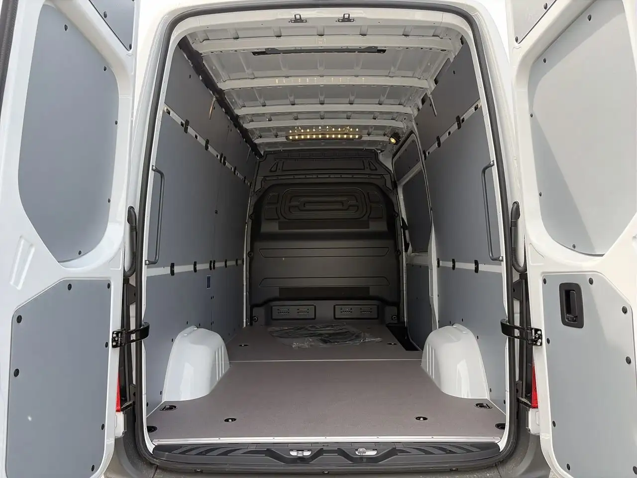 Mercedes-Benz Sprinter photo Mercedes-Benz Sprinter